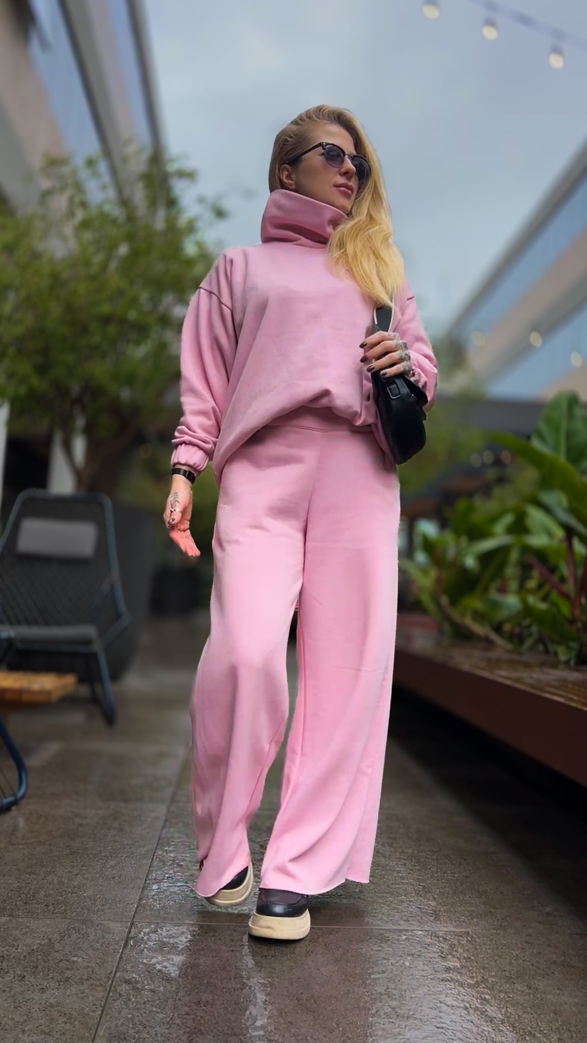 Conjunto Calça Pantalona com Moletom Gola Alta Rosa Baby