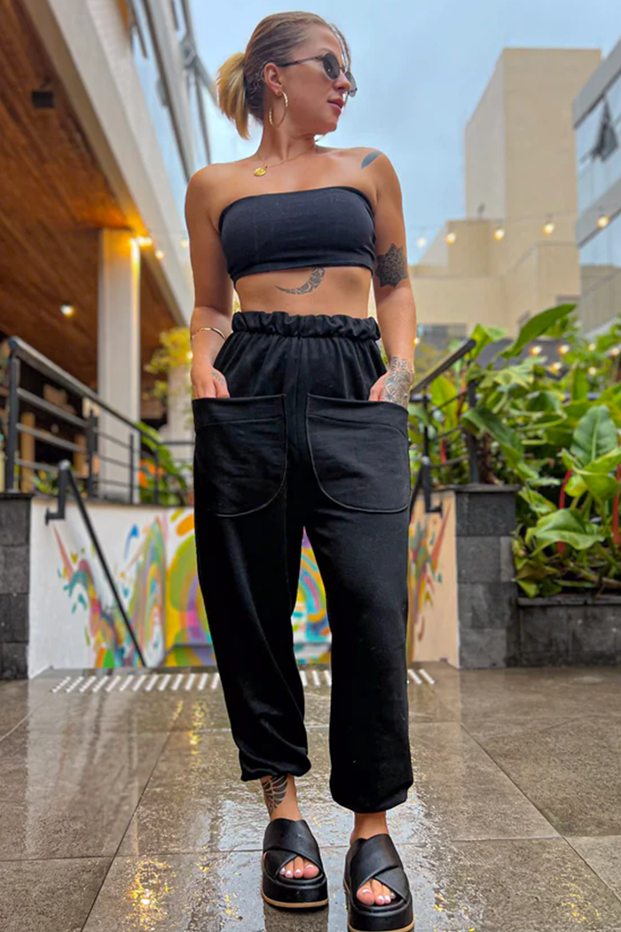 Calça Bolso Frontal Preta