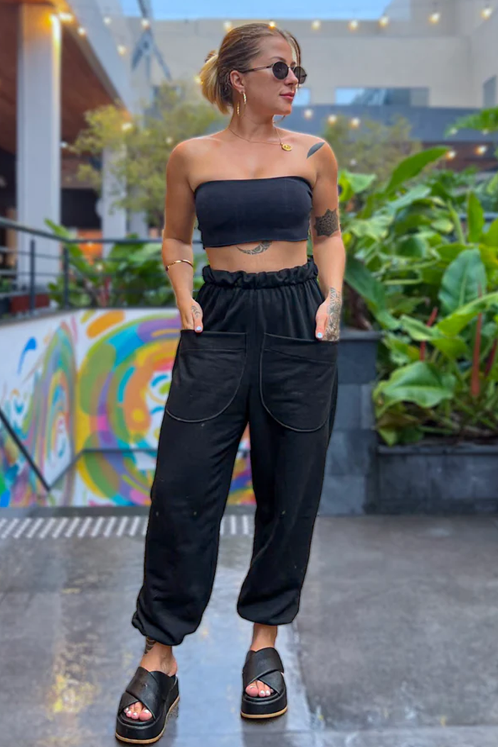 Calça Bolso Frontal Preta