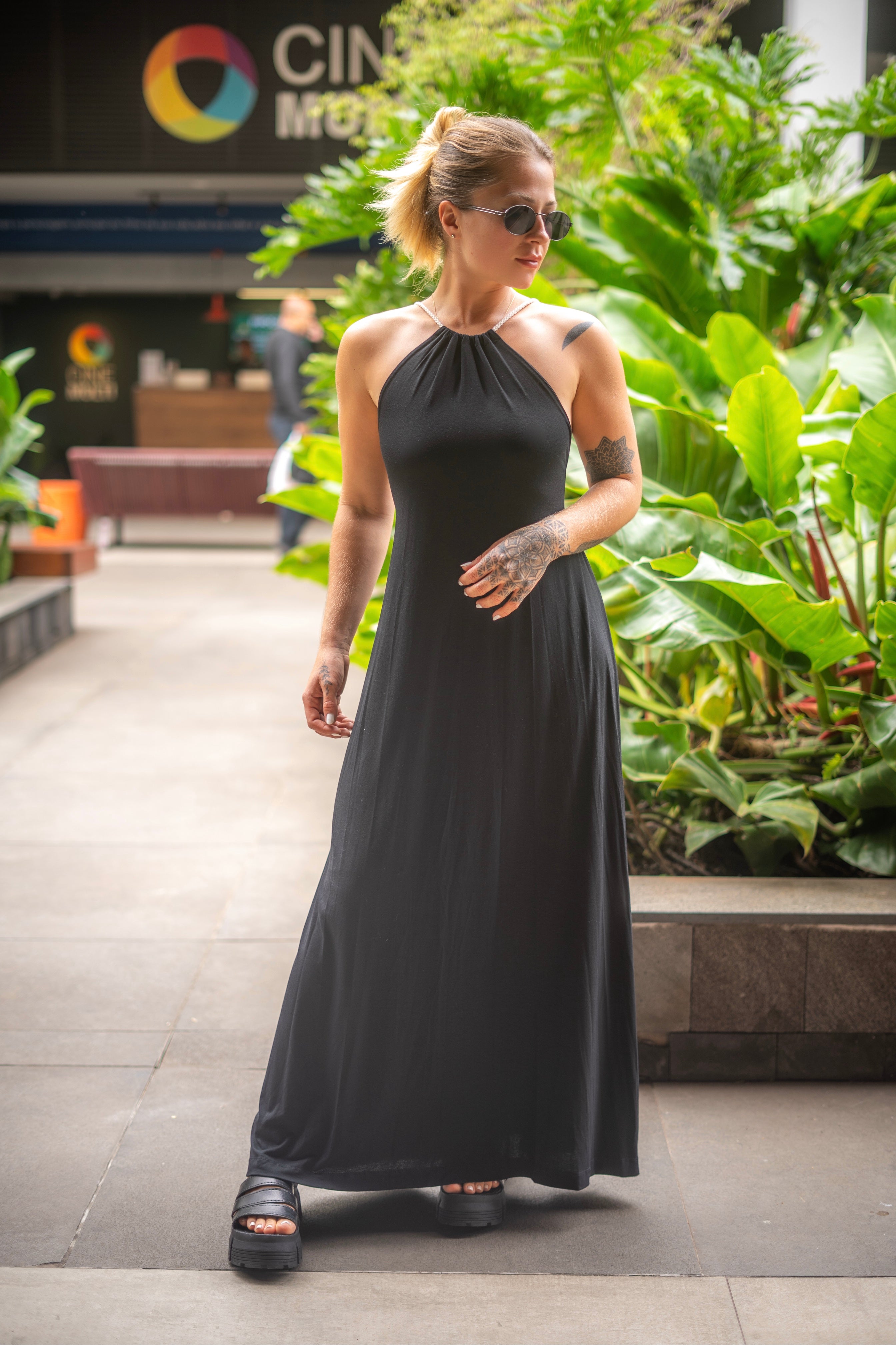 Vestido Frente Única Longo Preto
