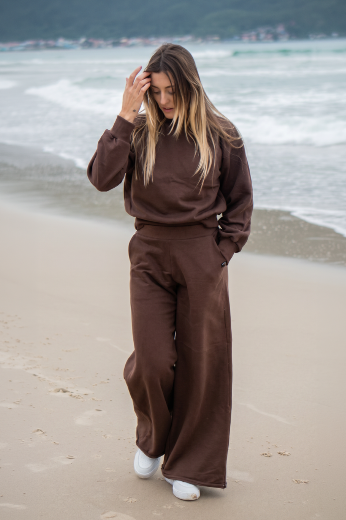 Conjunto Calça Pantalona com Cropped moletom Marrom