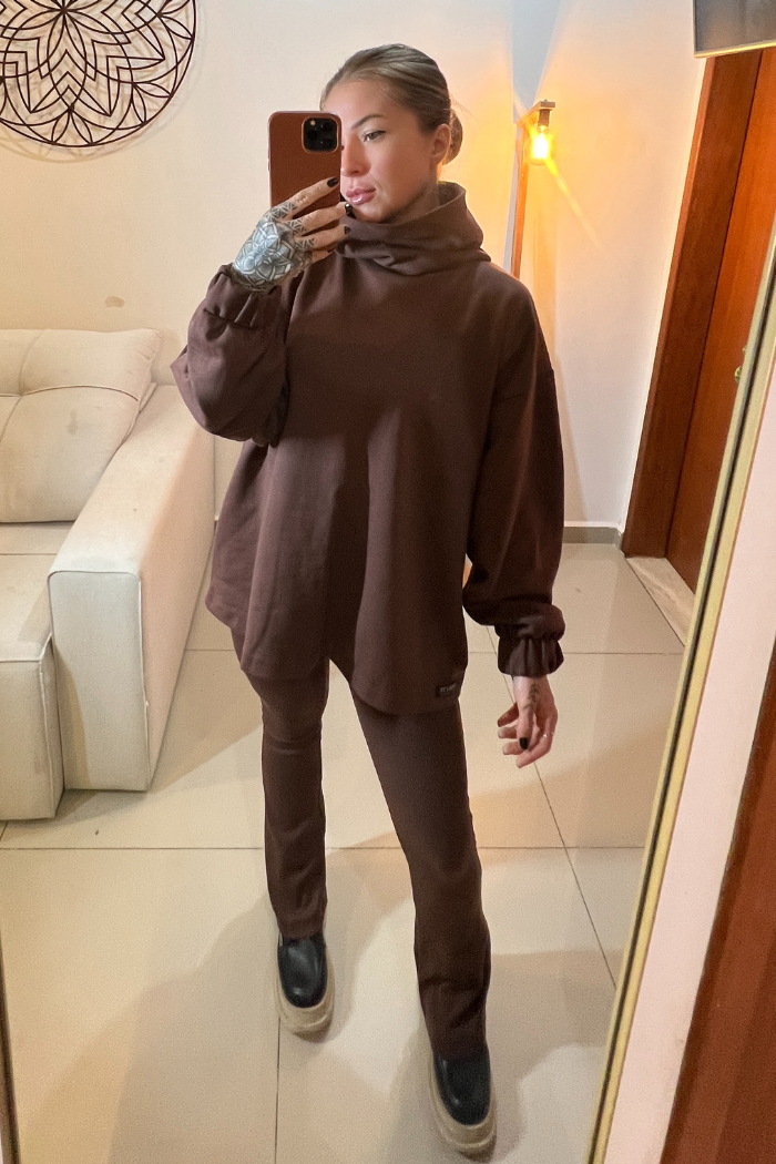 Conjunto Calça flare com Moletom gola alta Marrom