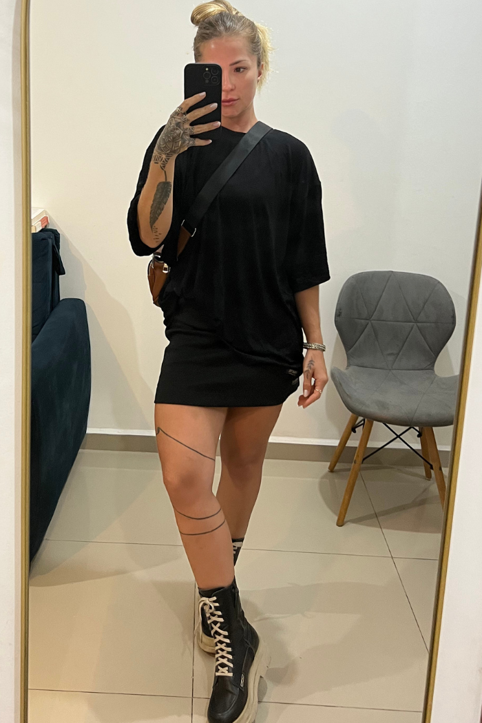 Conjunto Oversized + Mini Saia Canelada Preta