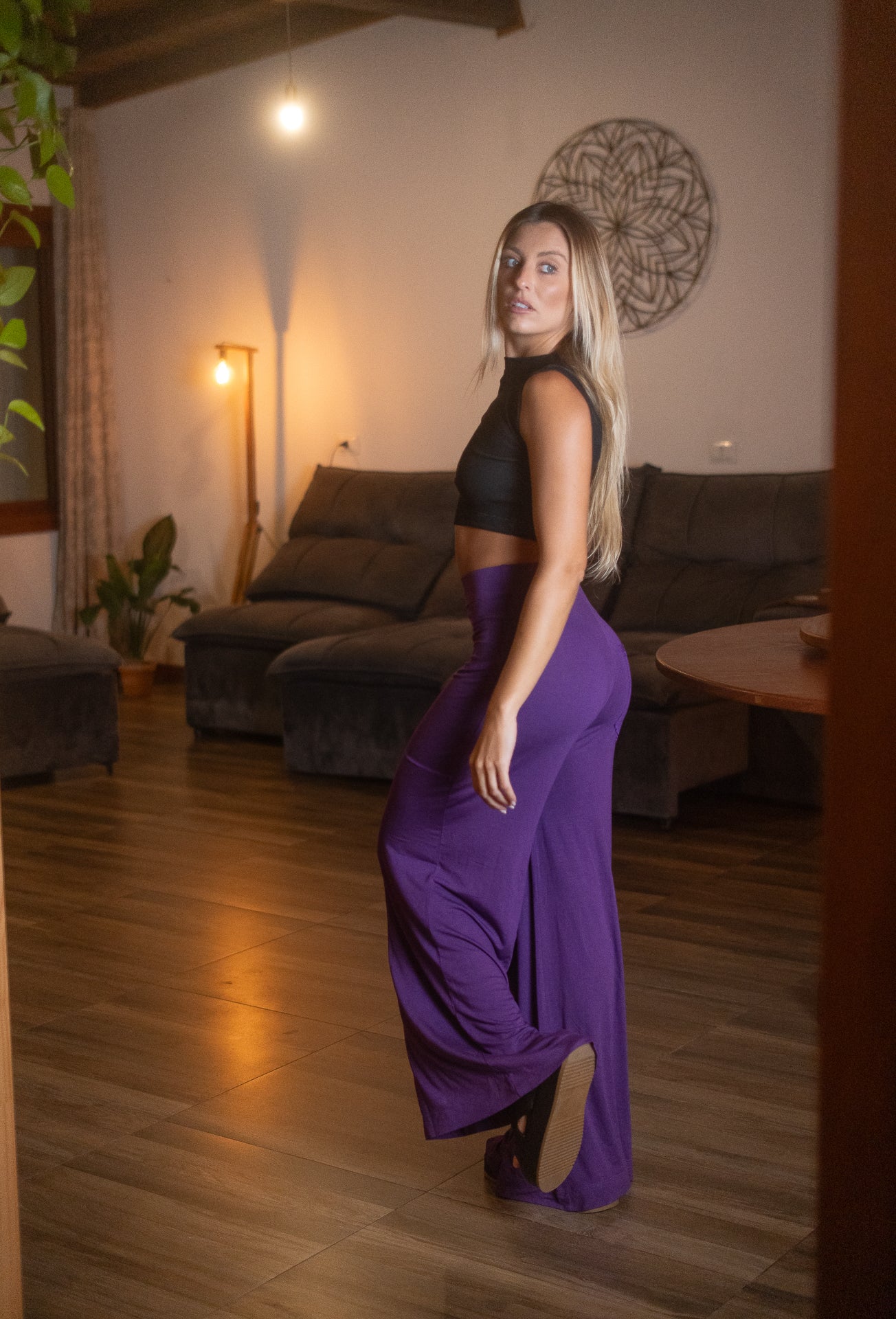 Calça Pantalona Uva