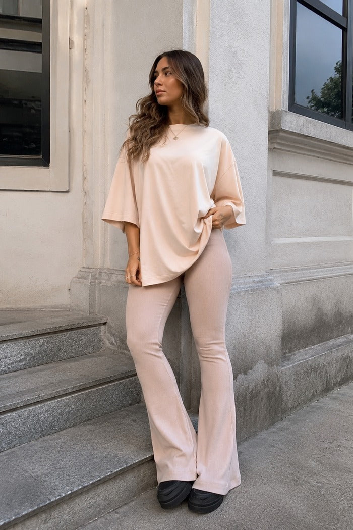 Conjunto Calca Flare com Camiseta Oversized Nude frente