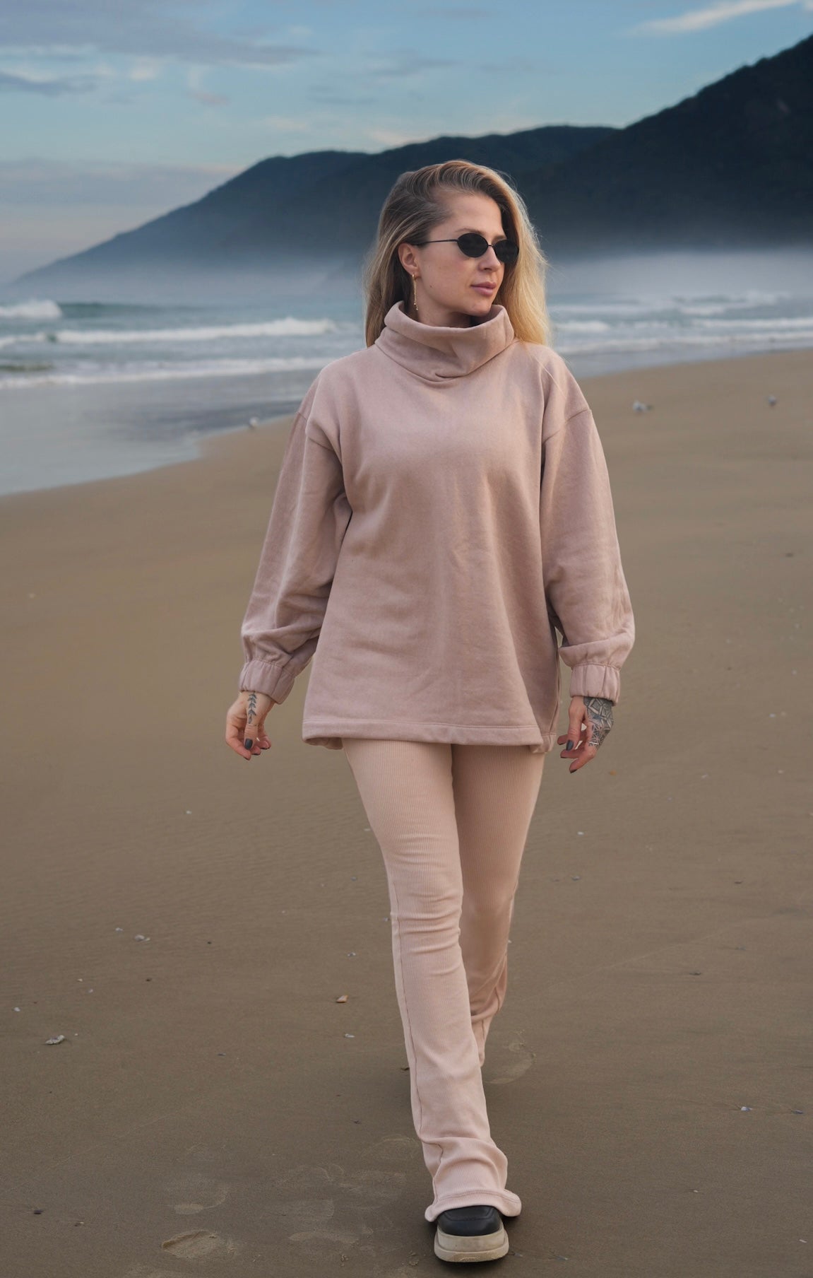 Conjunto Calça flare com Moletom gola alta