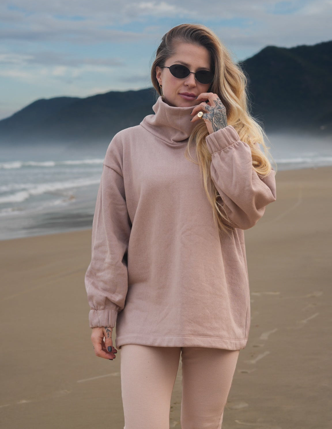 Conjunto Calça flare com Moletom gola alta