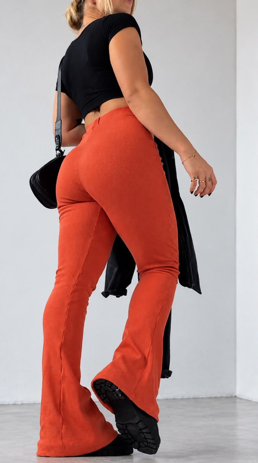 Calça Flare Canelada Telha