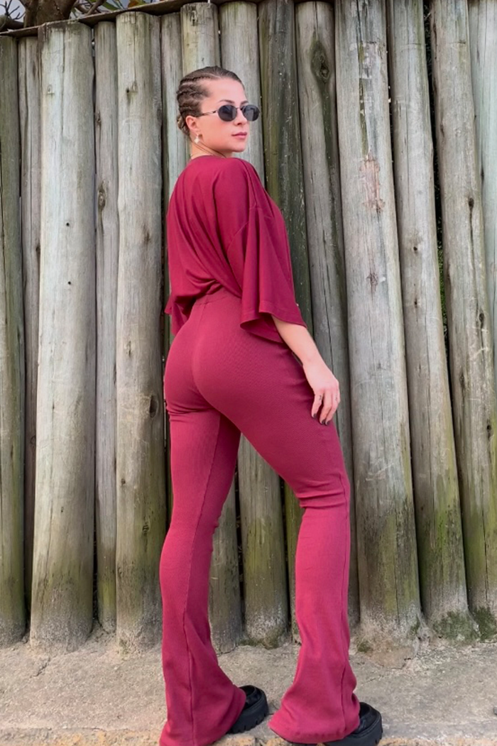 Calça Flare Canelada Marsala