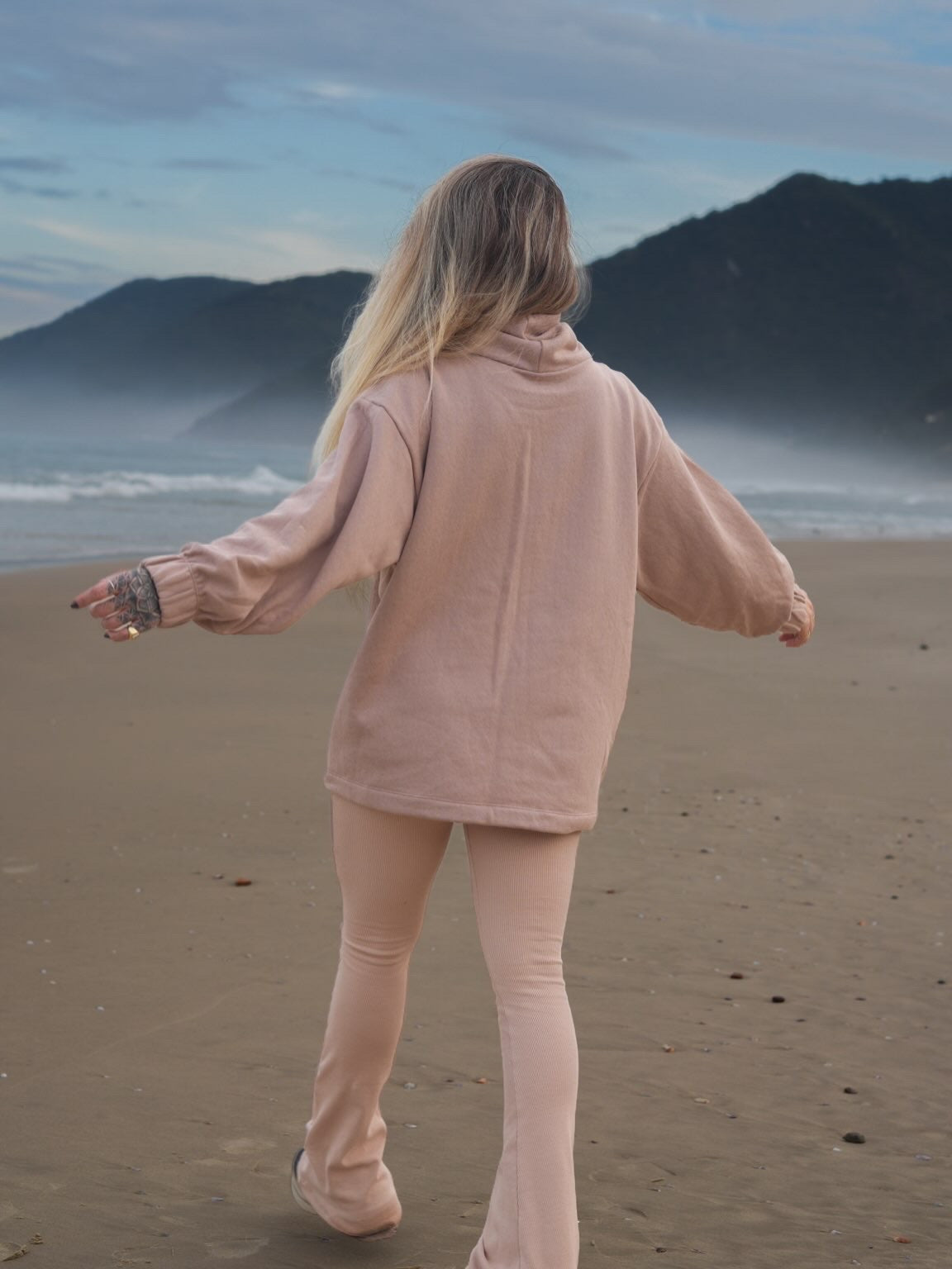 Conjunto Calça flare com Moletom gola alta