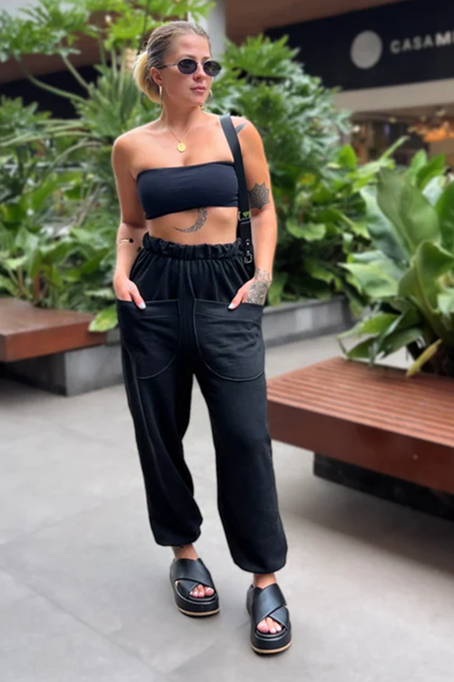 Calça Bolso Frontal Preta