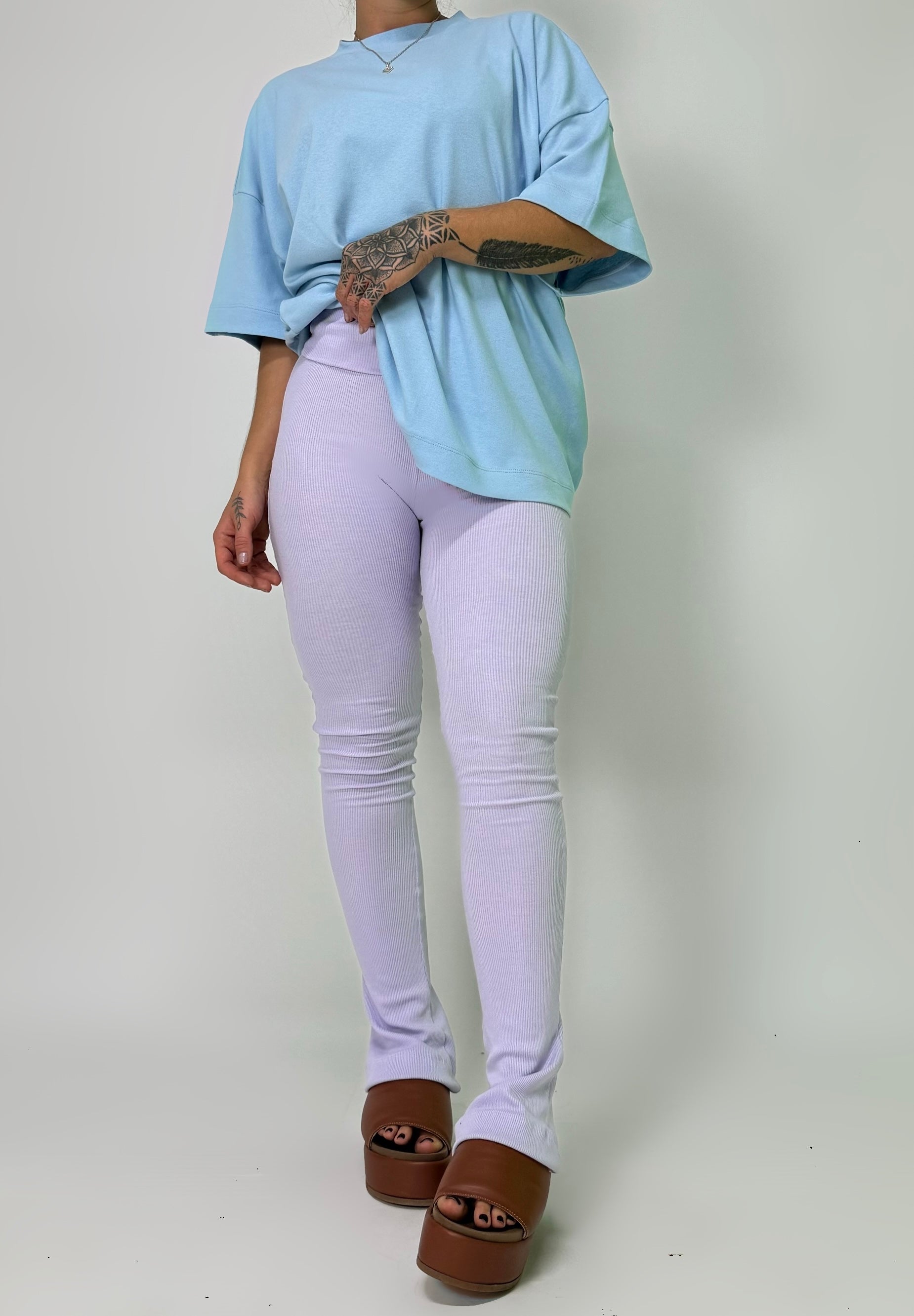 Conjunto Calça Flare + Camiseta Oversized - Lavanda Blue