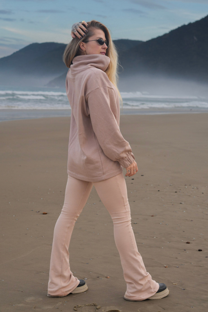 Conjunto Calça flare com Moletom gola alta