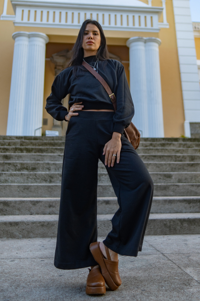 Conjunto Cropped Moletom Pantalona Preto