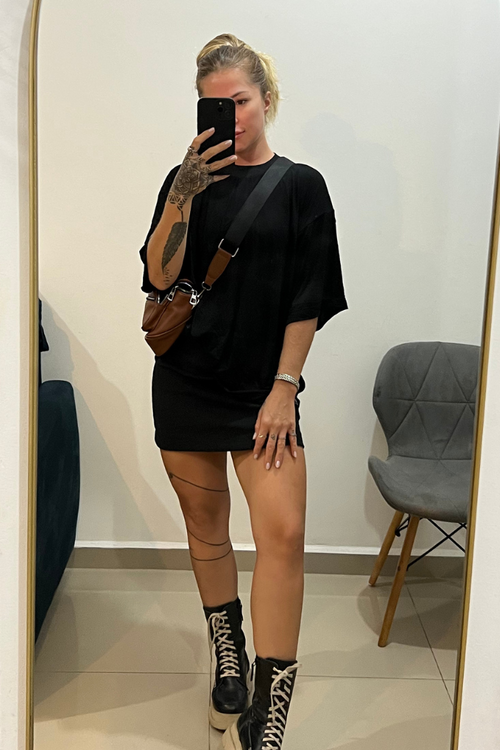 Conjunto Oversized + Mini Saia Canelada Preta