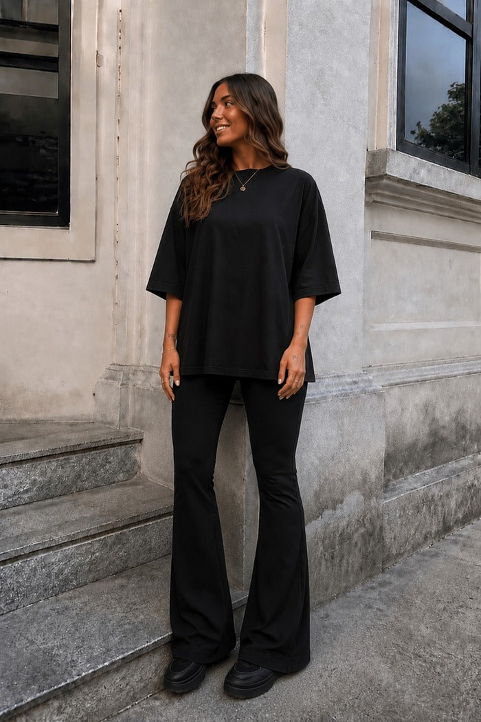 Conjunto Calca Flare com Camiseta Oversized Preto