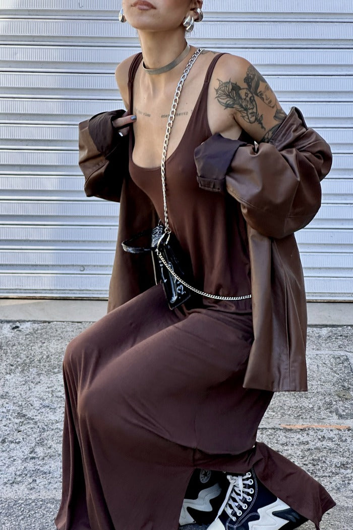 Vestido Amplo Marrom detalhe